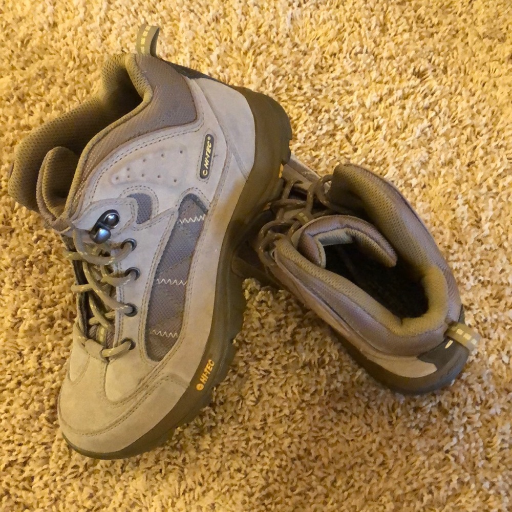 Women’s hikers